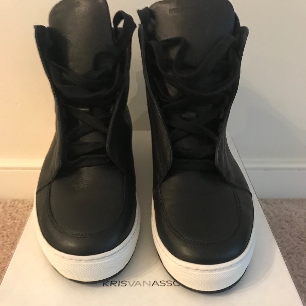 Sold! Men’s size 10 (43) Trendy High Tops 👟👟